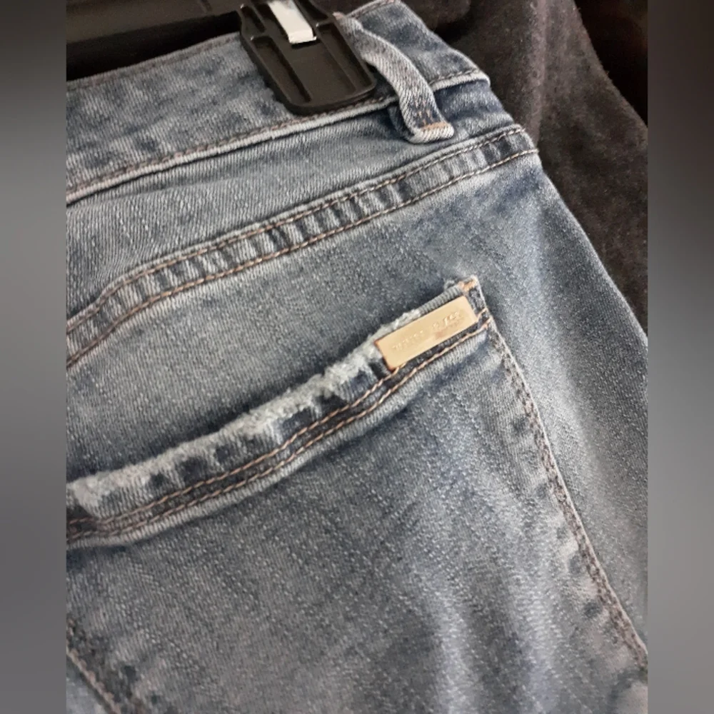 WHBM Slim Embroidered Crop Jeans - Picture 6 of 10